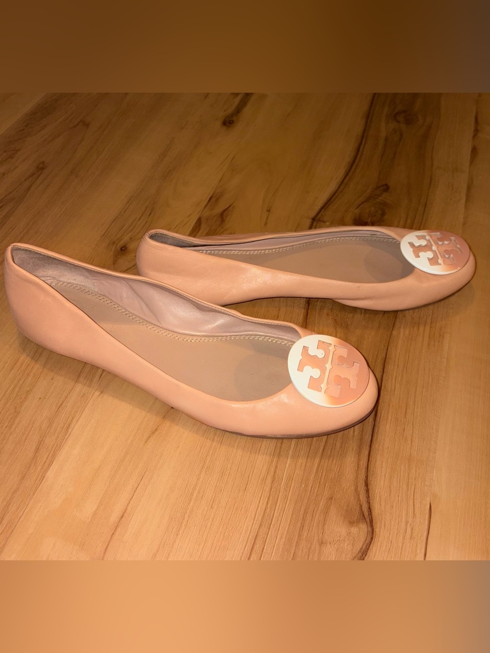Tory Burch Blush Nude Leather Logo Ballet Flats - Picture 2 of 3